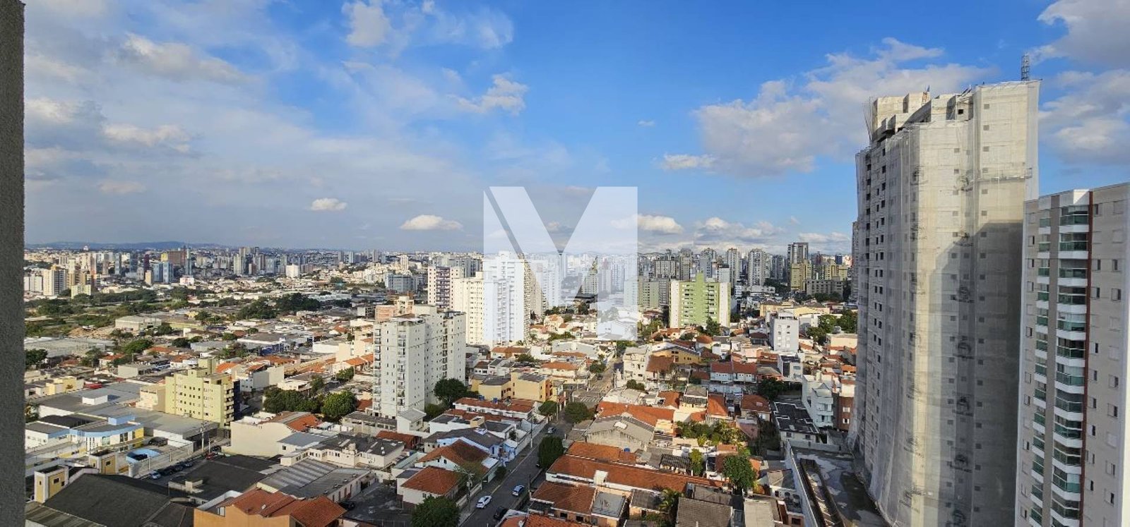 Imóvel espaçoso em Santo André com 3 suítes e lazer completo