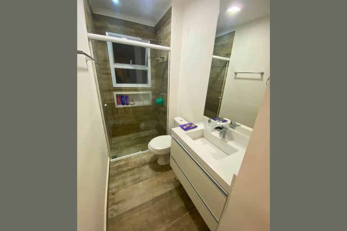 Apartamento de 3 Quartos e Varanda