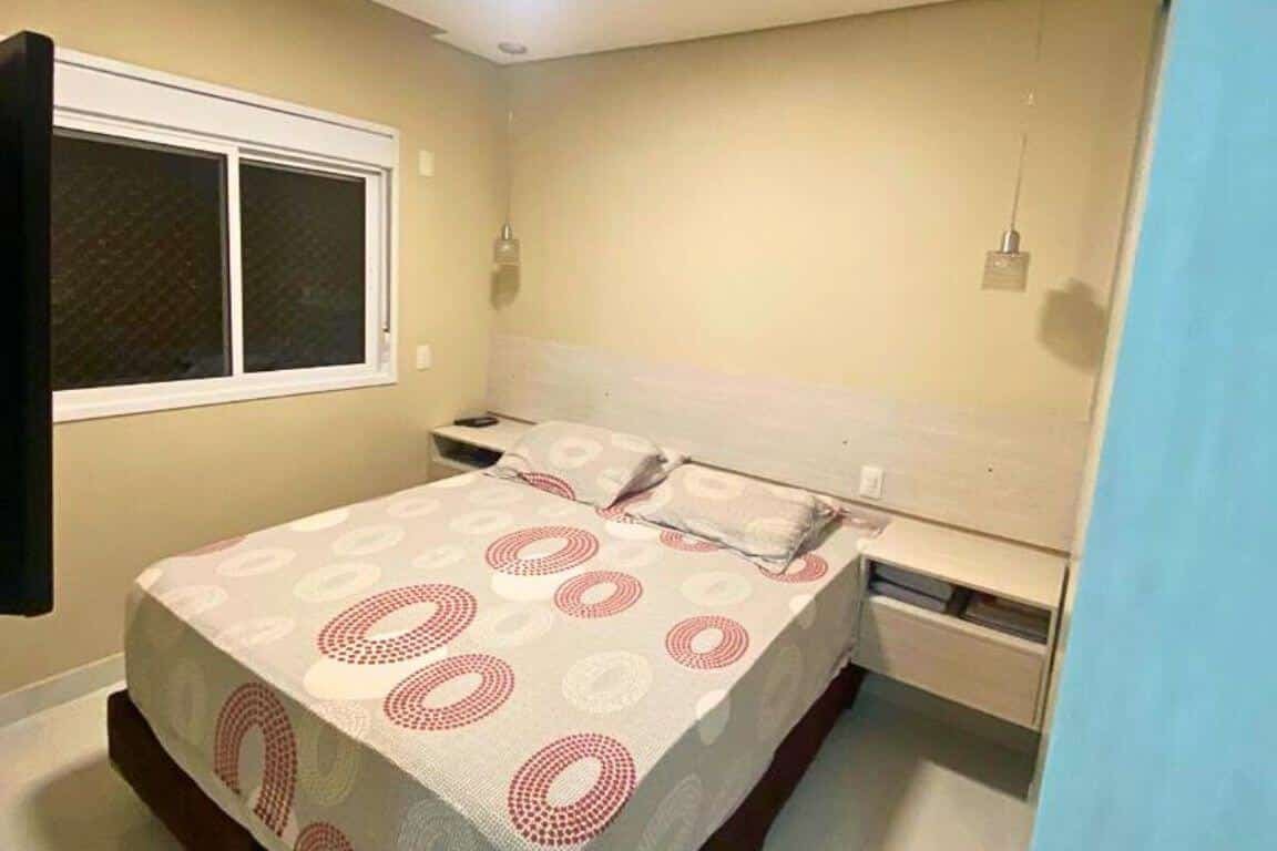 Apartamento de 3 Quartos e Varanda