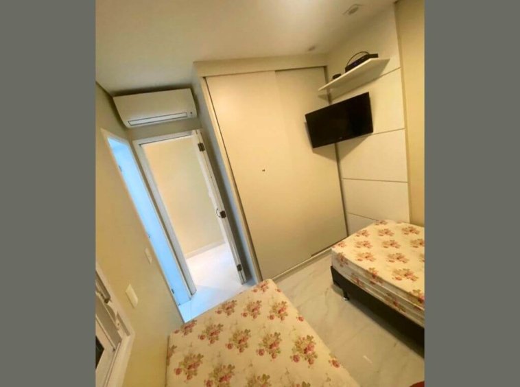 Apartamento de 3 Quartos e Varanda