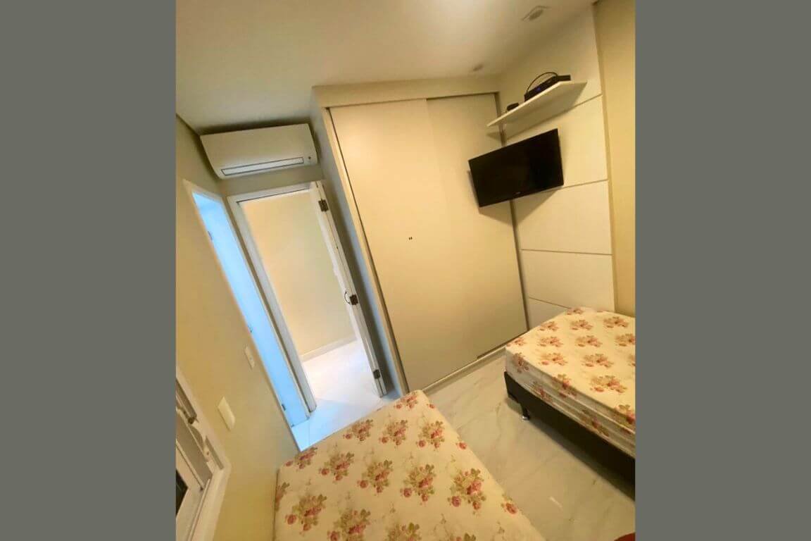 Apartamento de 3 Quartos e Varanda