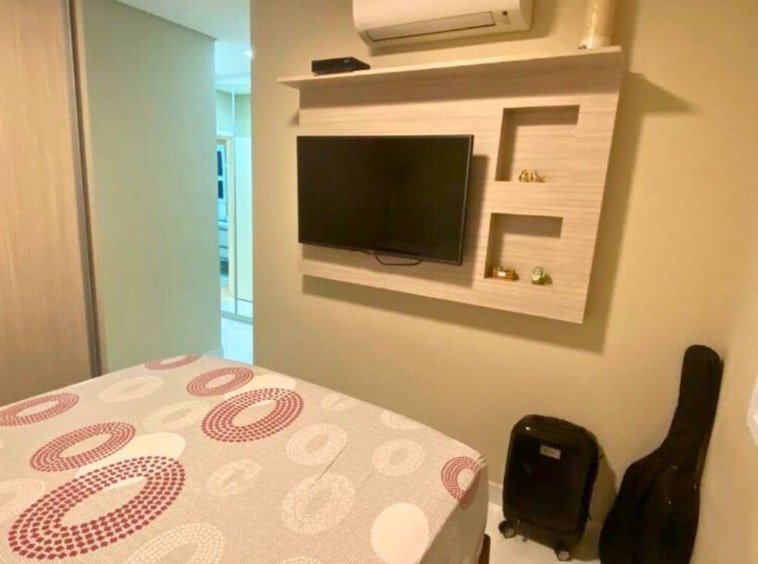 Apartamento de 3 Quartos e Varanda